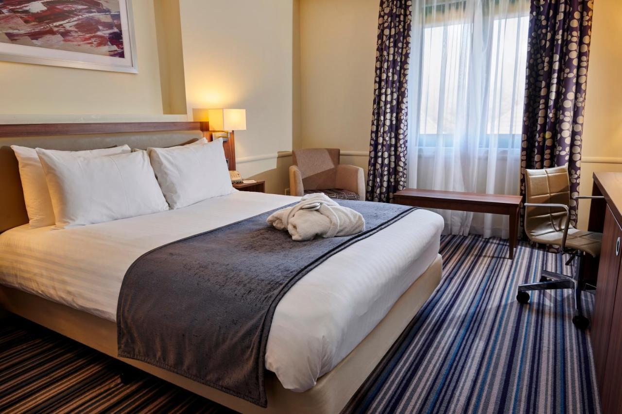 Holiday Inn Ashford Central By Ihg Exterior photo