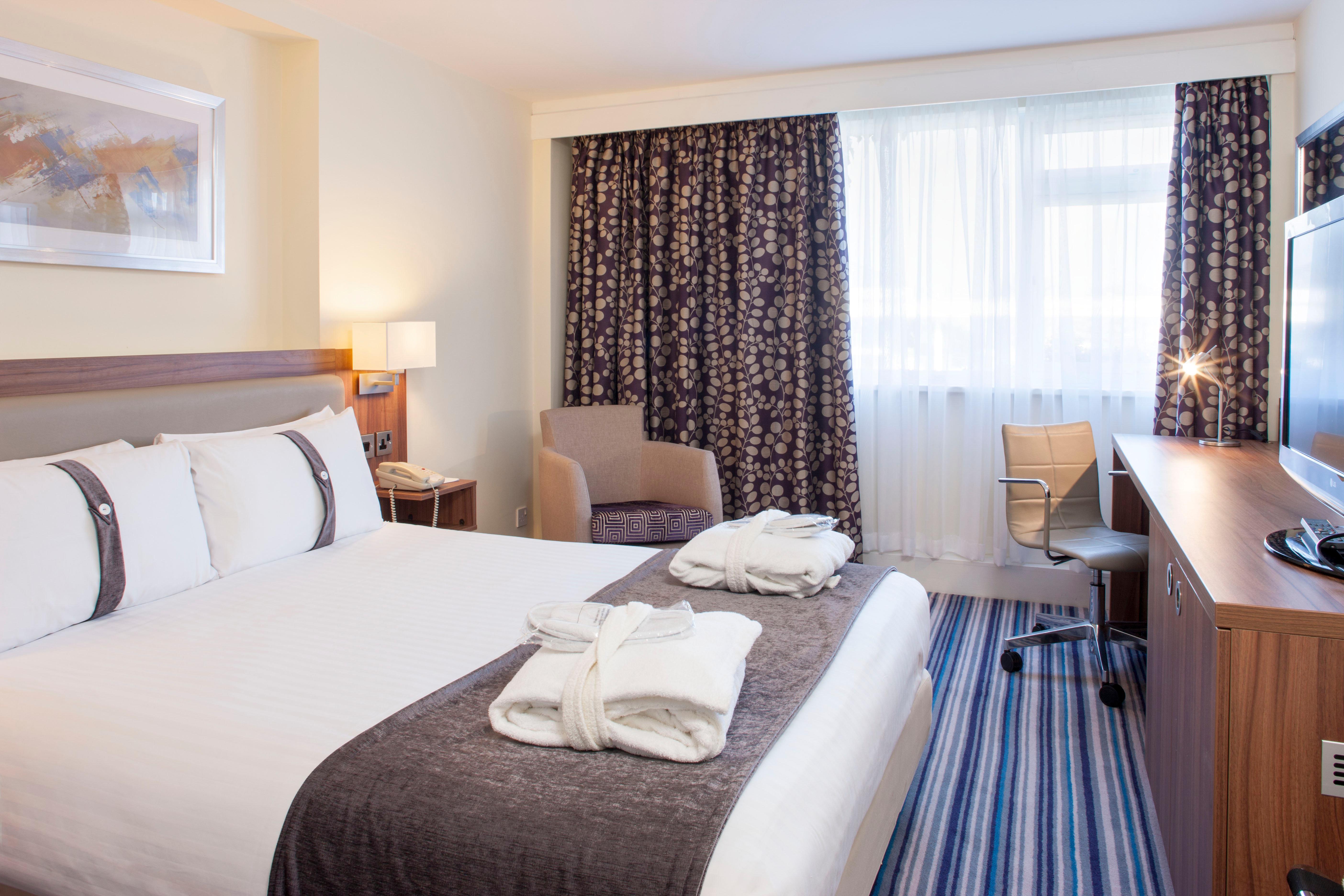 Holiday Inn Ashford Central By Ihg Exterior photo