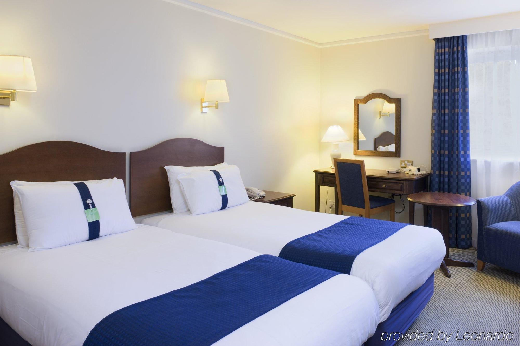Holiday Inn Ashford Central By Ihg Room photo