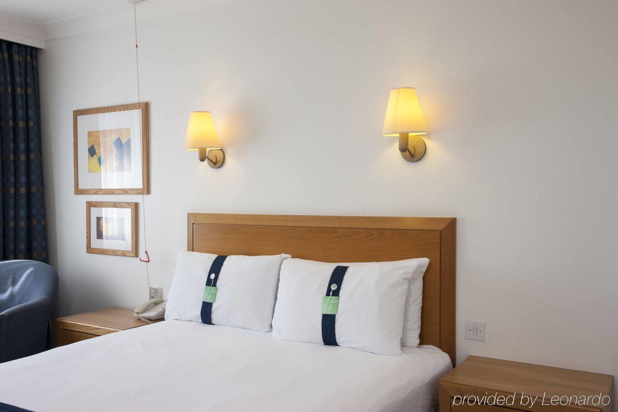 Holiday Inn Ashford Central By Ihg Exterior photo