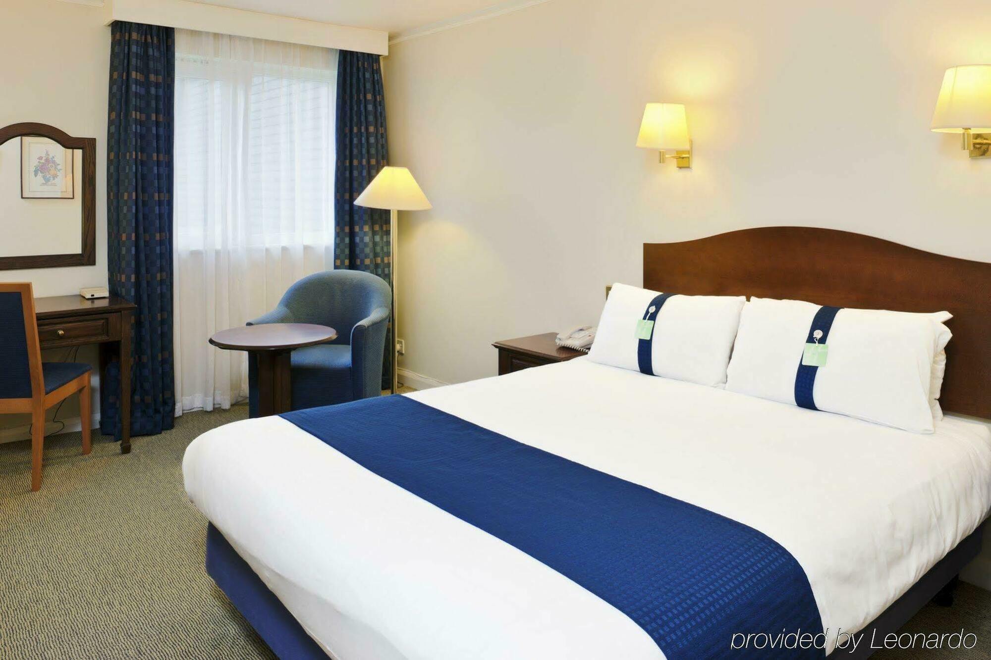 Holiday Inn Ashford Central By Ihg Exterior photo